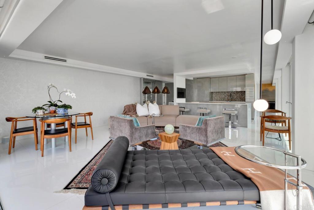 1760 Avenida Del Mundo 504