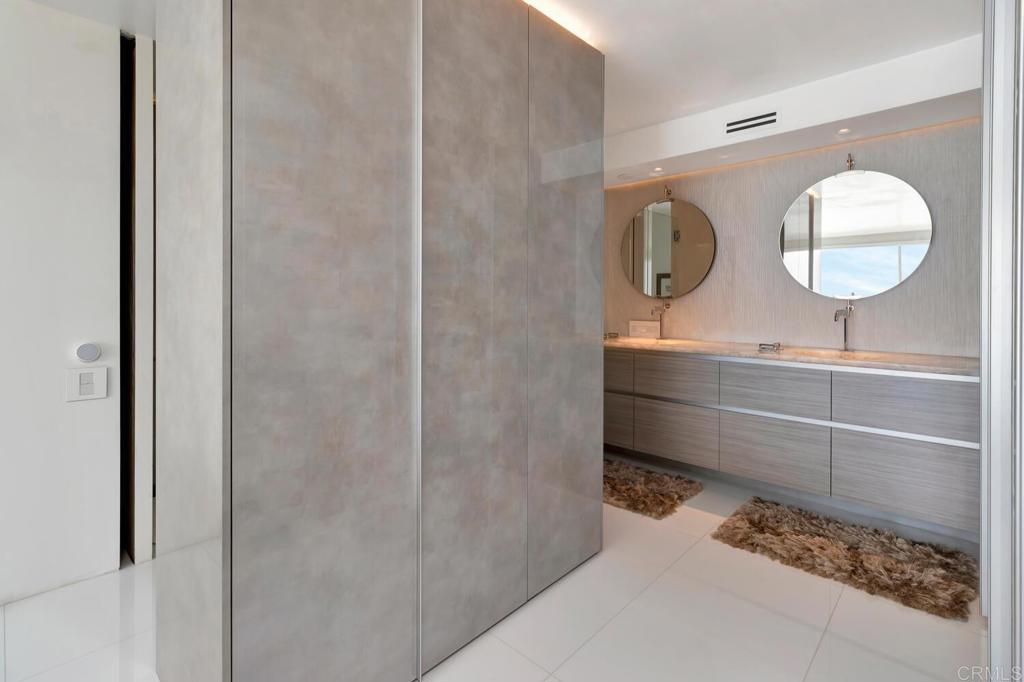 1760 Avenida Del Mundo 504