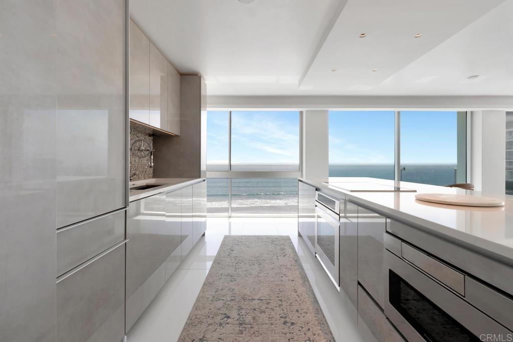 1760 Avenida Del Mundo 504