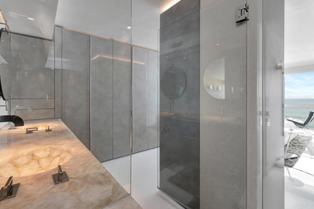 1760 Avenida Del Mundo 504