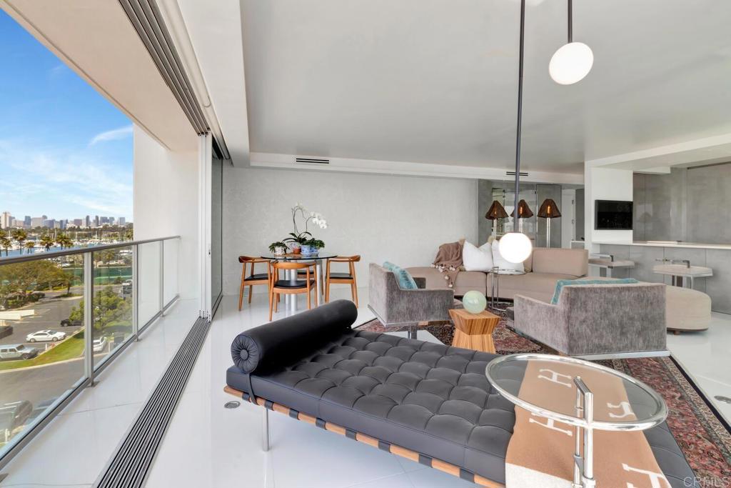 1760 Avenida Del Mundo 504