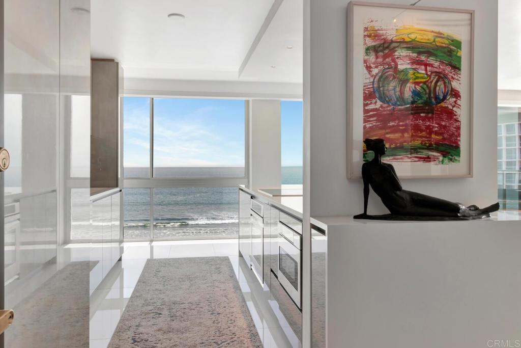 1760 Avenida Del Mundo 504