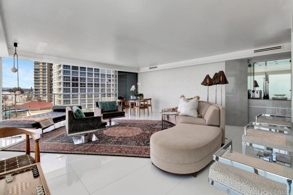 1760 Avenida Del Mundo 504