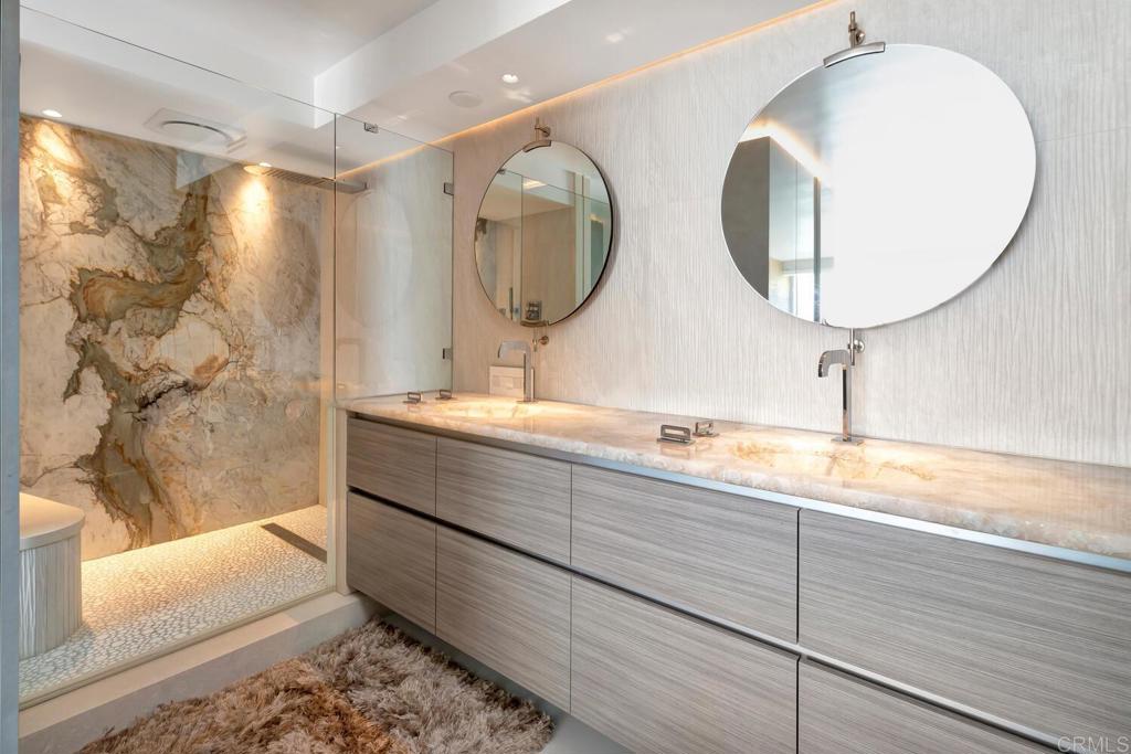 1760 Avenida Del Mundo 504