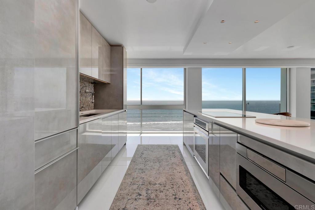 1760 Avenida Del Mundo 504