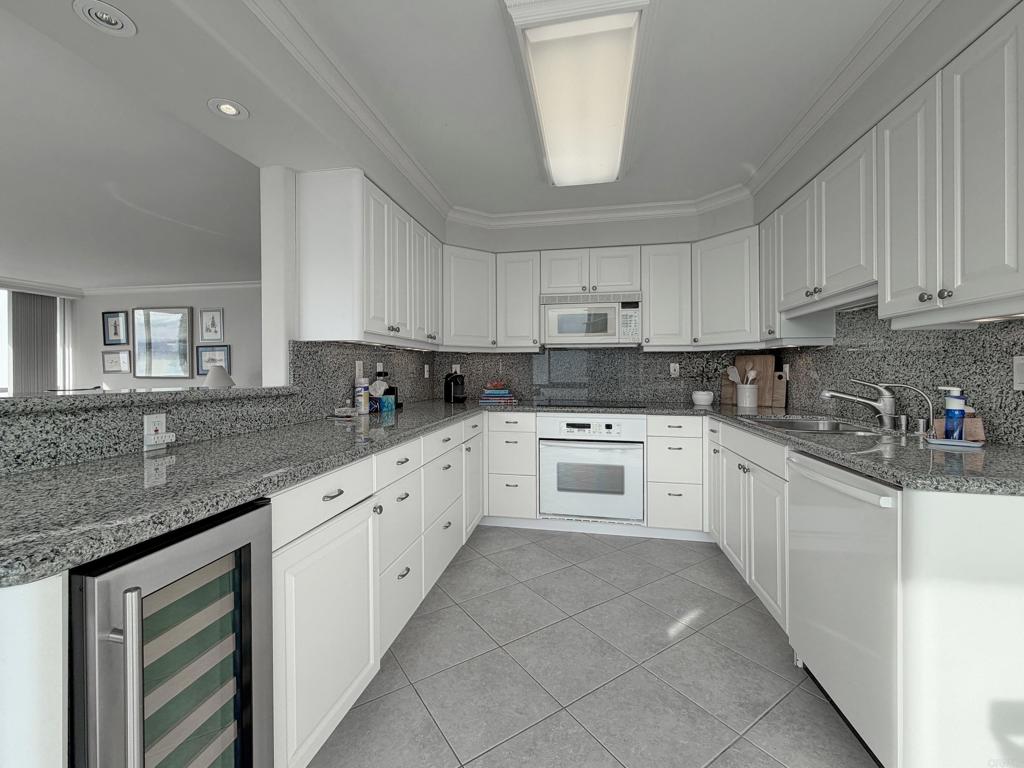 1770 Avenida Del Mundo 809