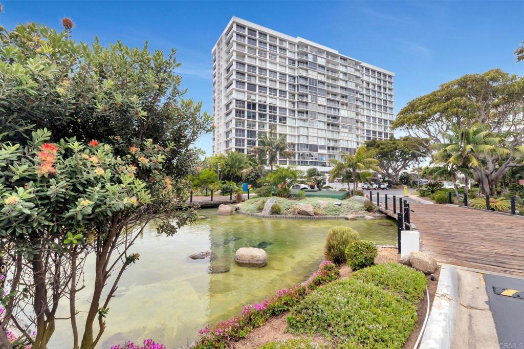 1760 Avenida del mundo 406