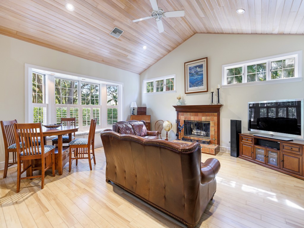 601 Tomahawk Trail