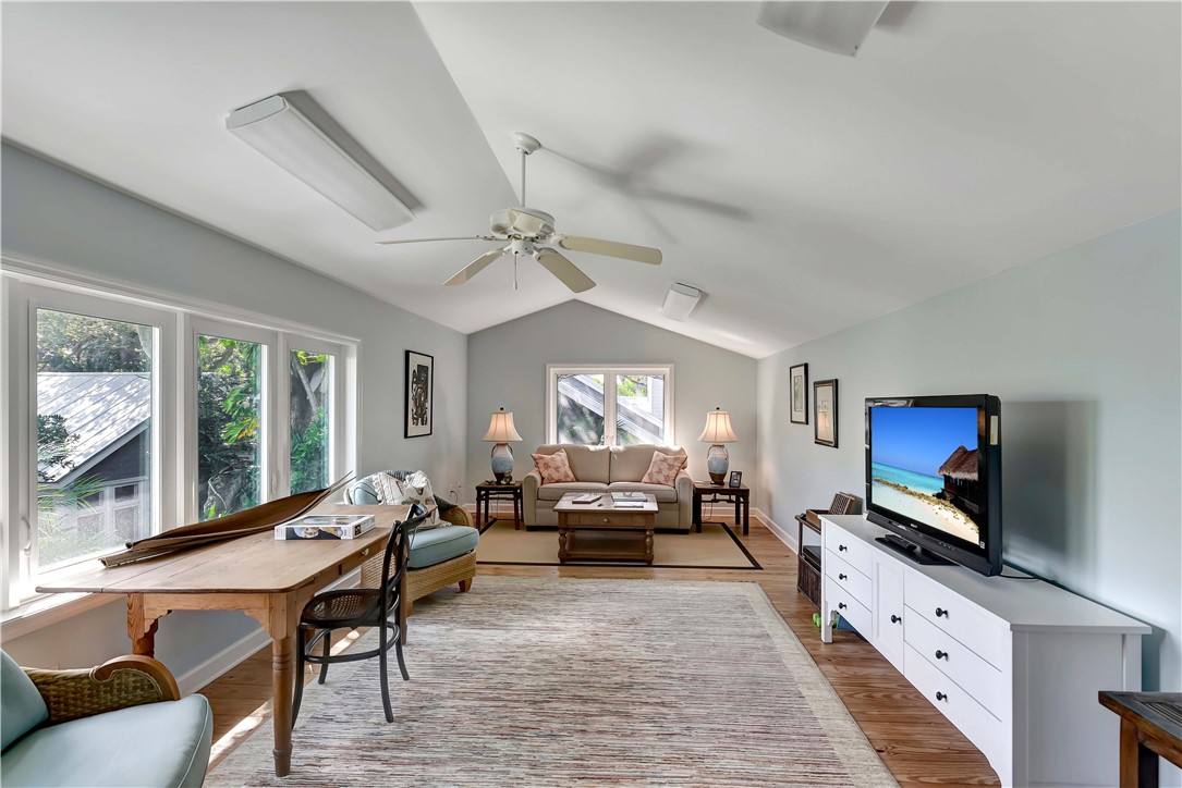 985 Riomar Drive