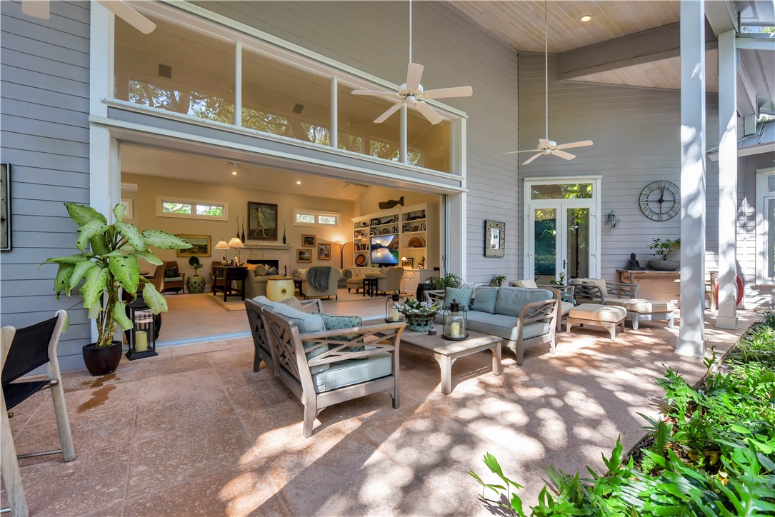 985 Riomar Drive