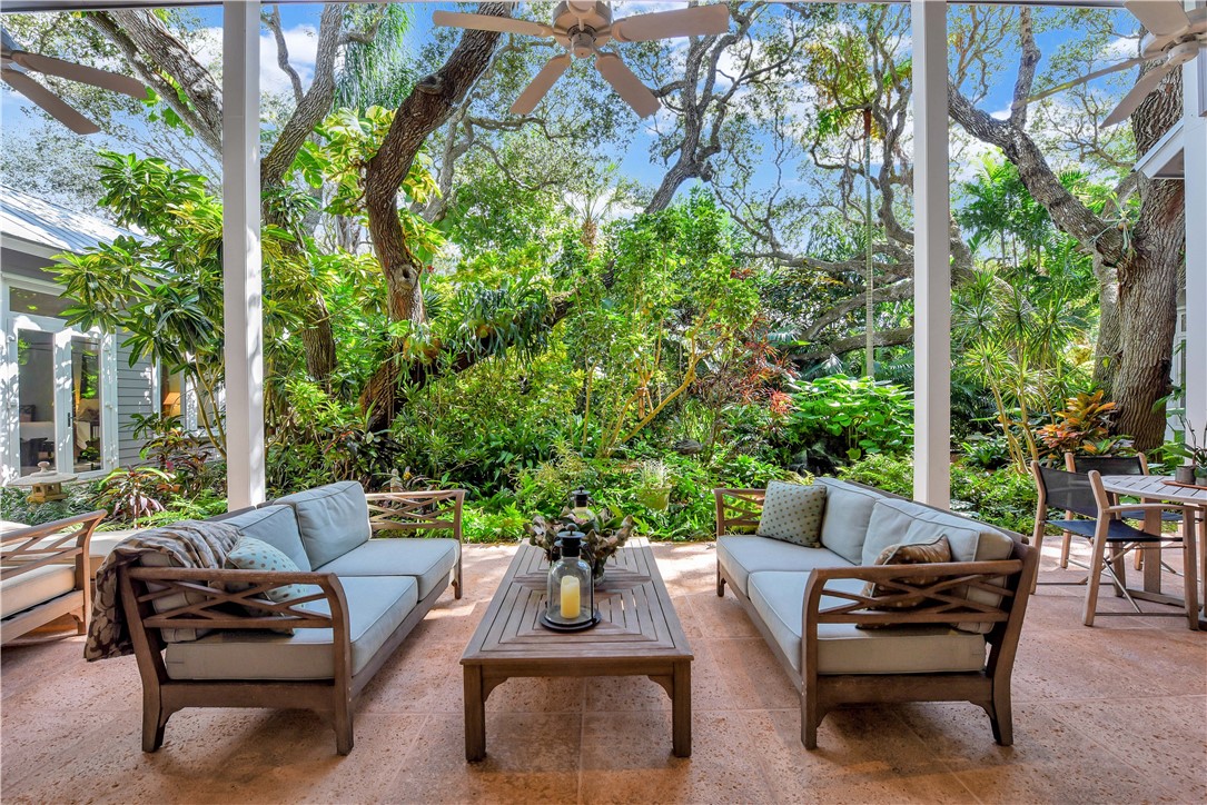 985 Riomar Drive