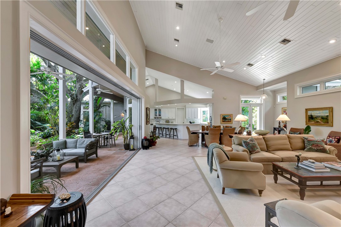 985 Riomar Drive