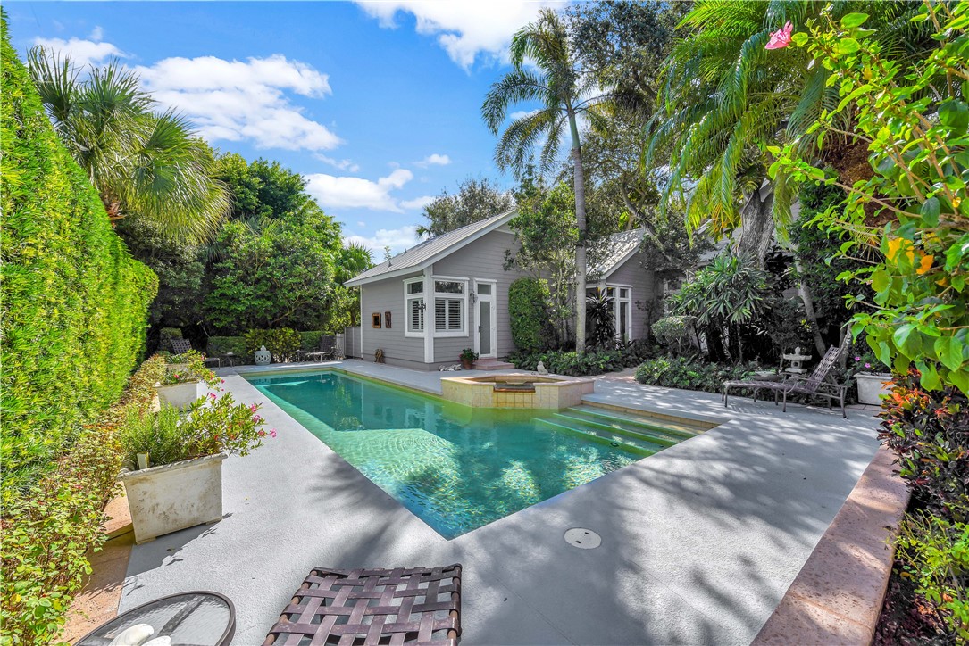985 Riomar Drive