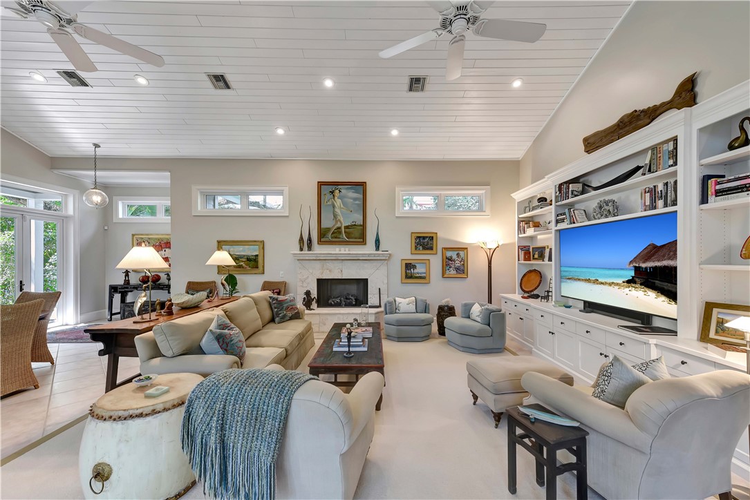 985 Riomar Drive