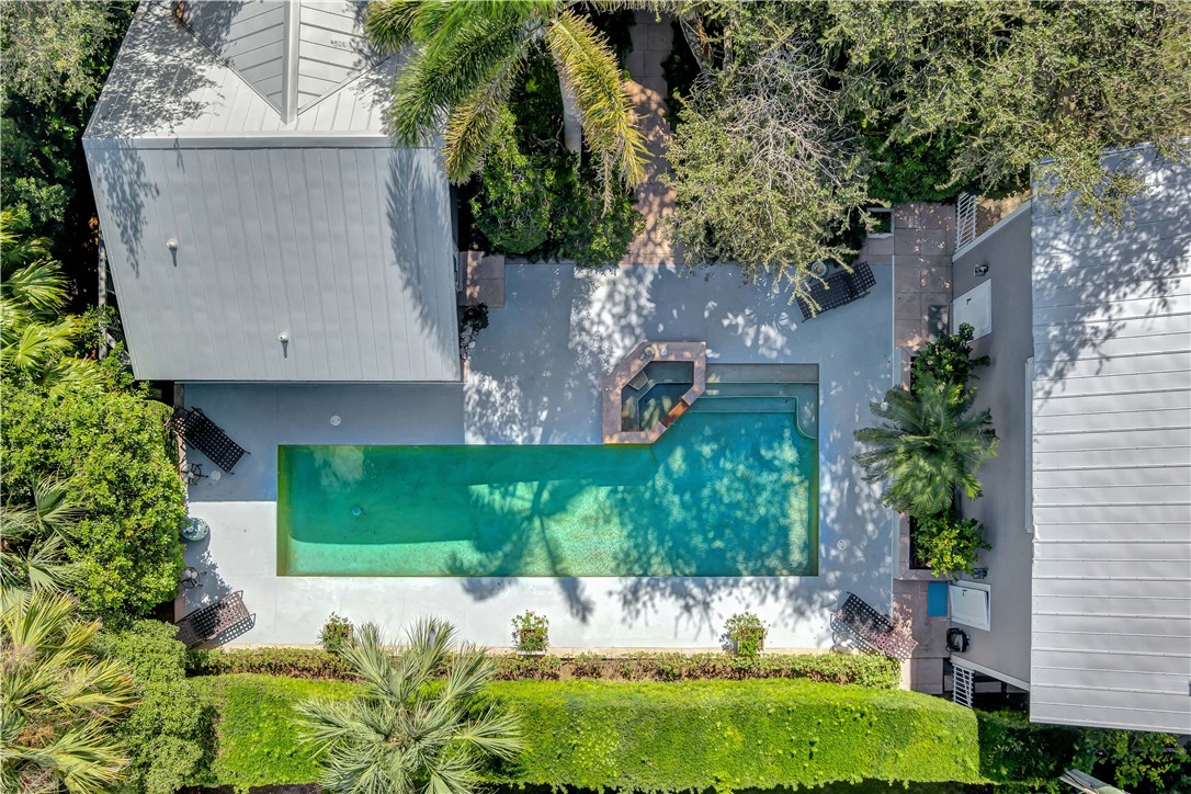 985 Riomar Drive