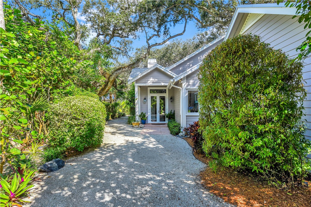 985 Riomar Drive