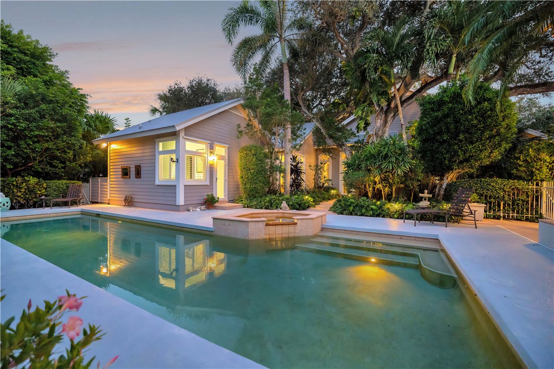985 Riomar Drive