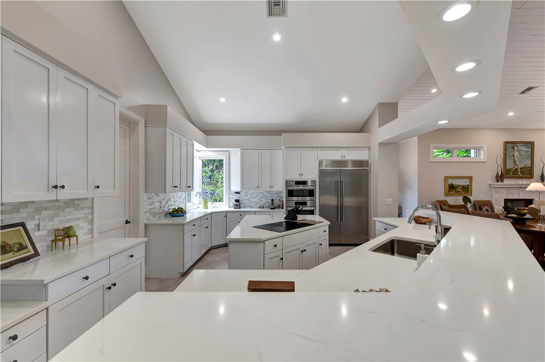 985 Riomar Drive
