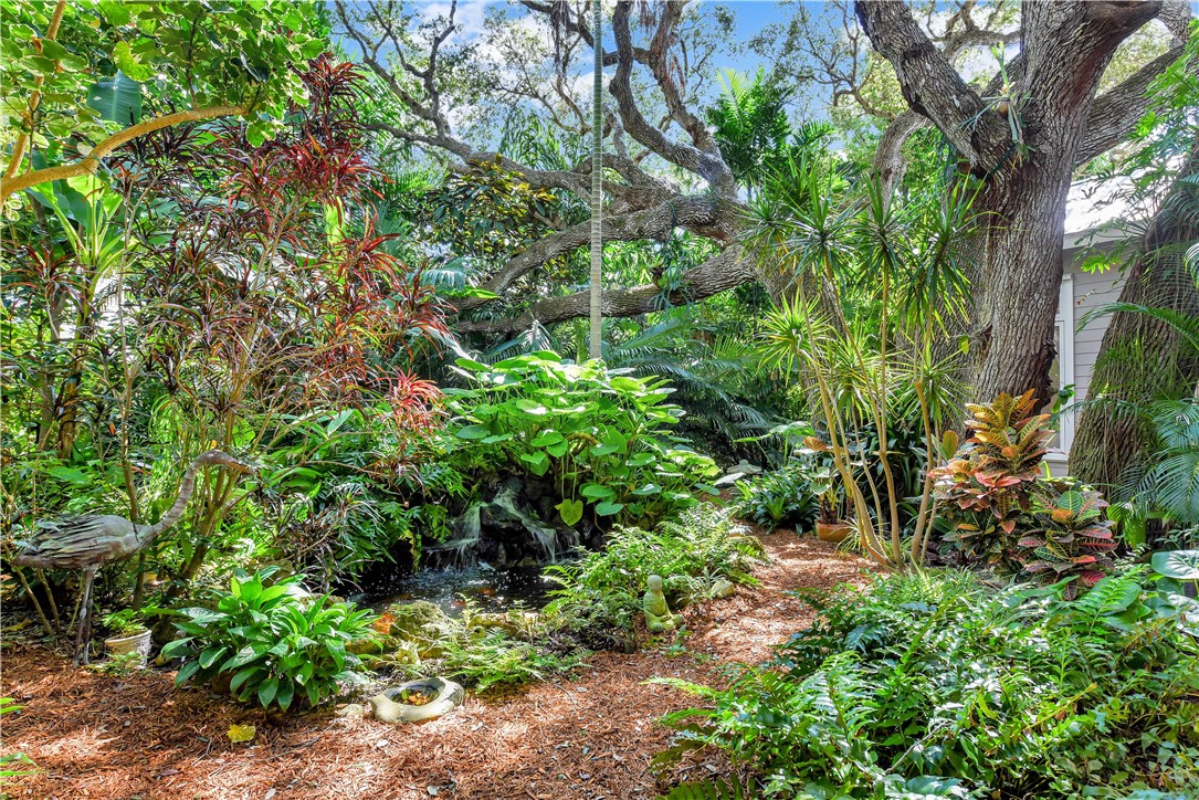 985 Riomar Drive