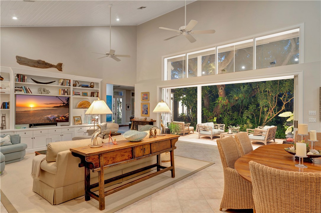 985 Riomar Drive