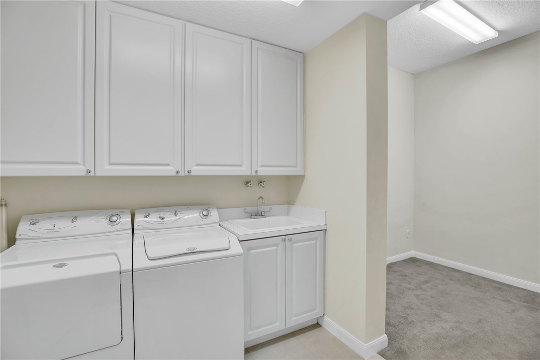7 Harbour Isle Drive E PH04