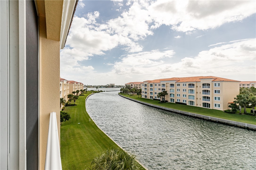 7 Harbour Isle Drive E PH04