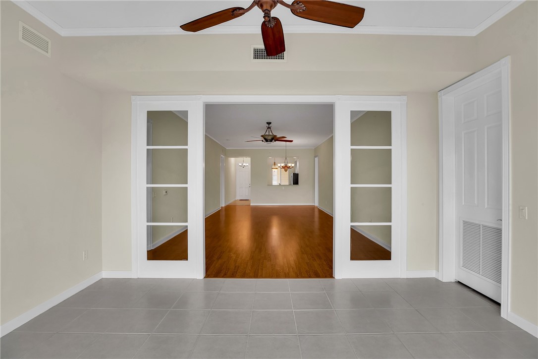 7 Harbour Isle Drive E PH04