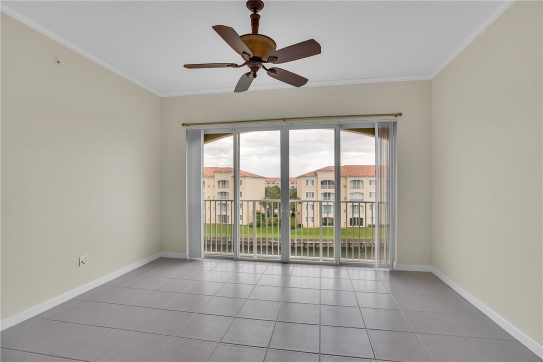 7 Harbour Isle Drive E PH04
