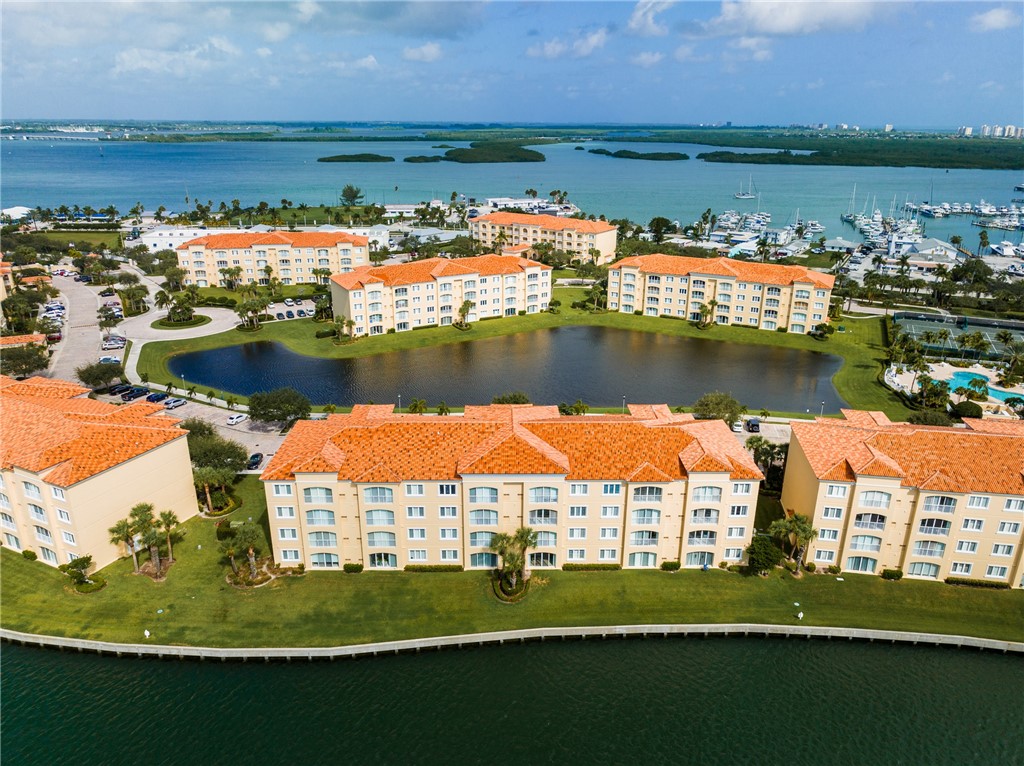 7 Harbour Isle Drive E PH04