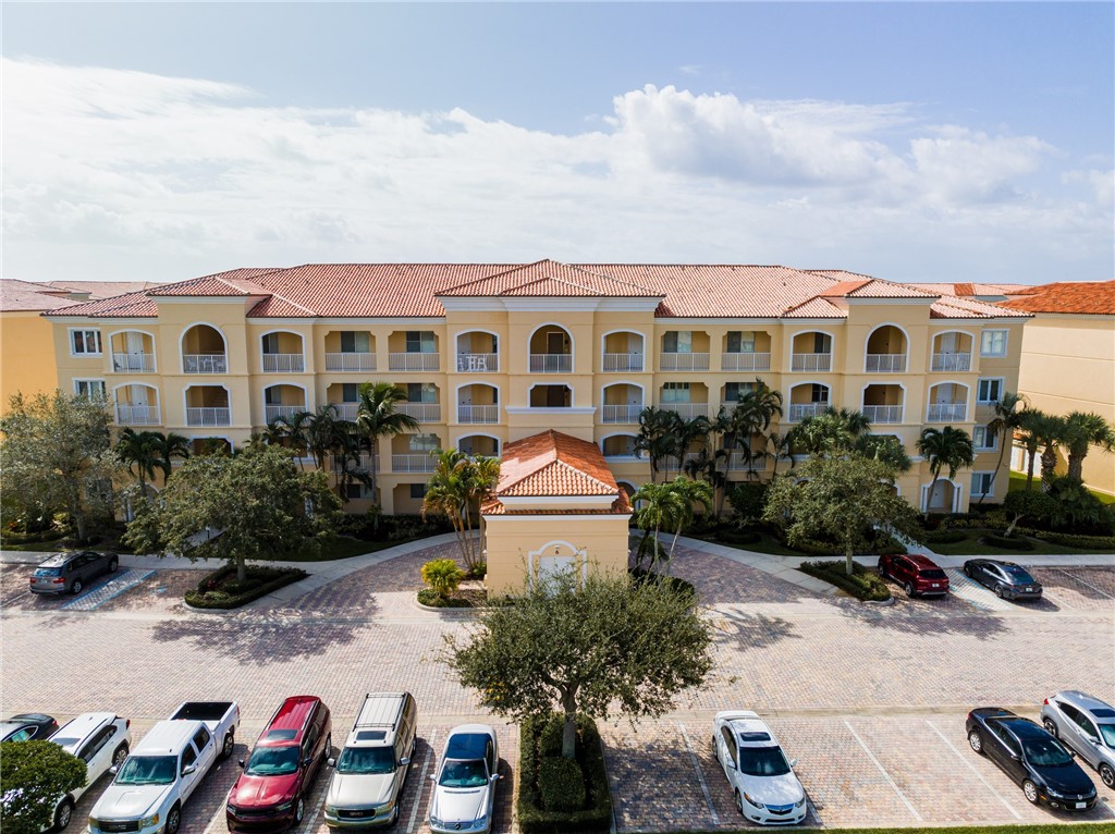 6 Harbour Isle Drive E PH05