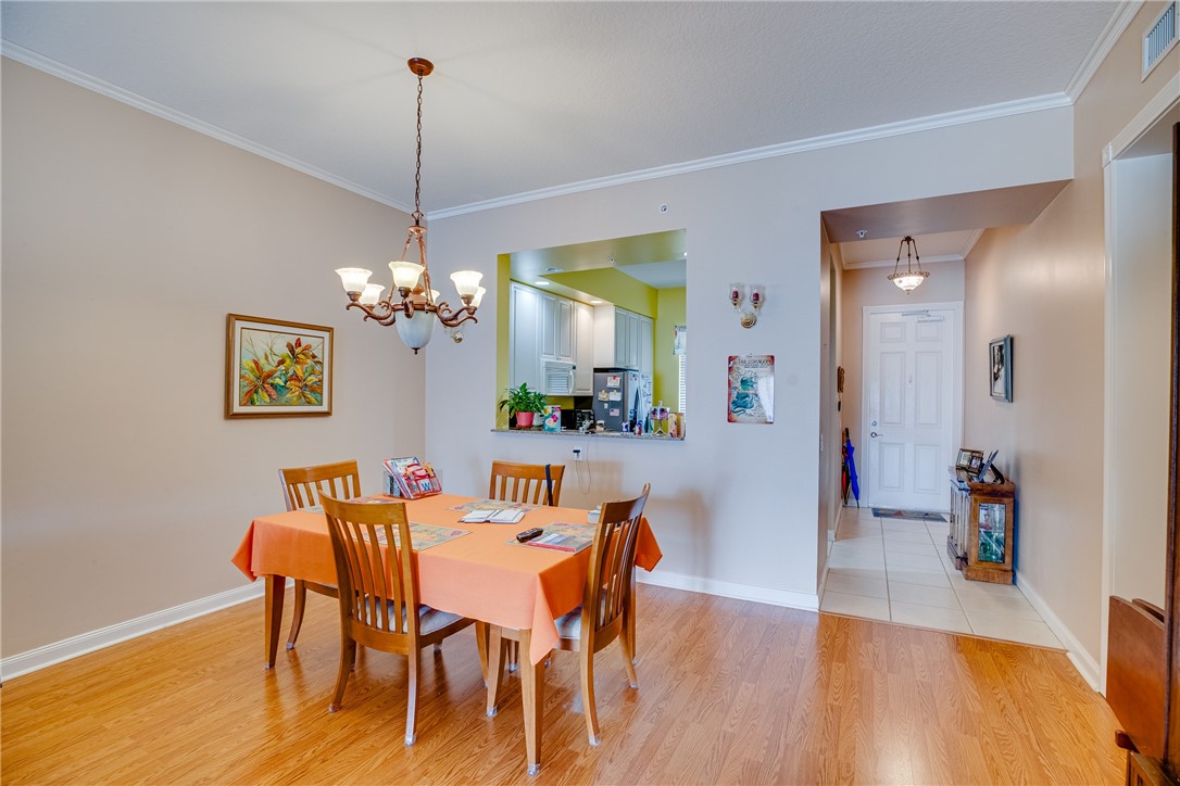 6 Harbour Isle Drive E PH05