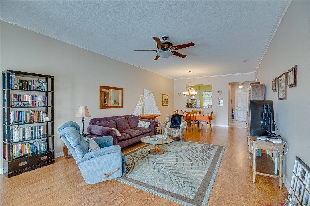 6 Harbour Isle Drive E PH05