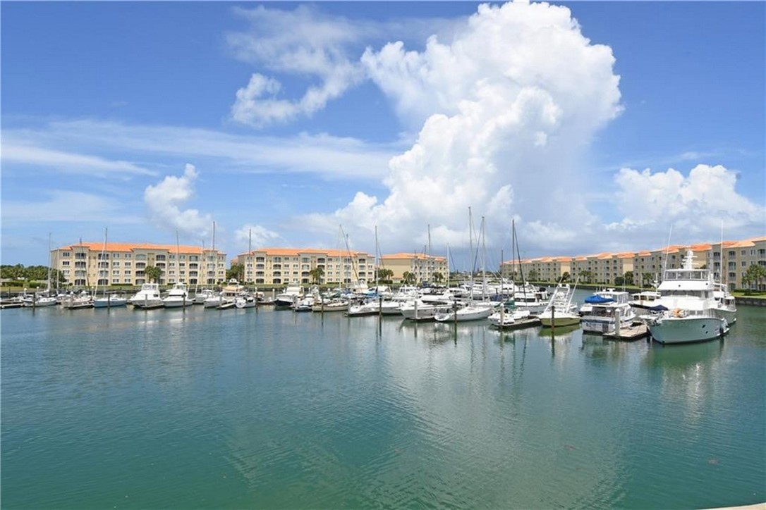 6 Harbour Isle Drive E PH05