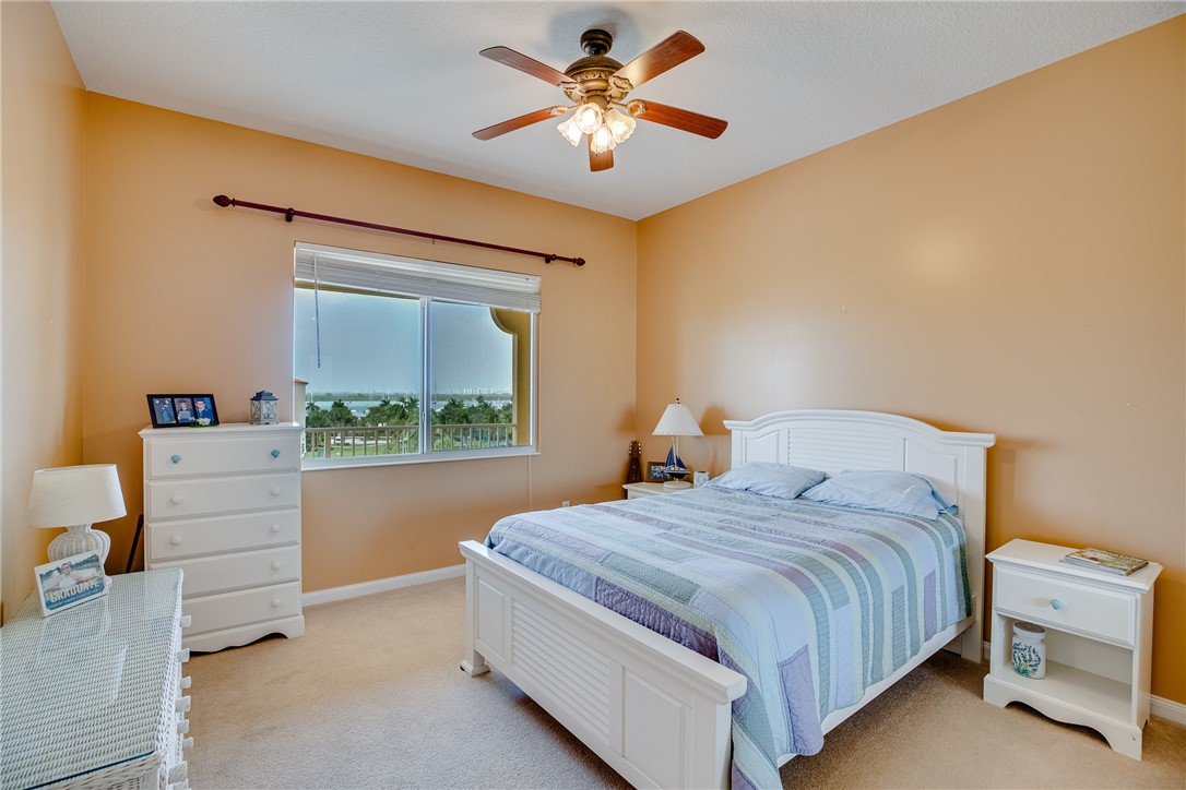 6 Harbour Isle Drive E PH05