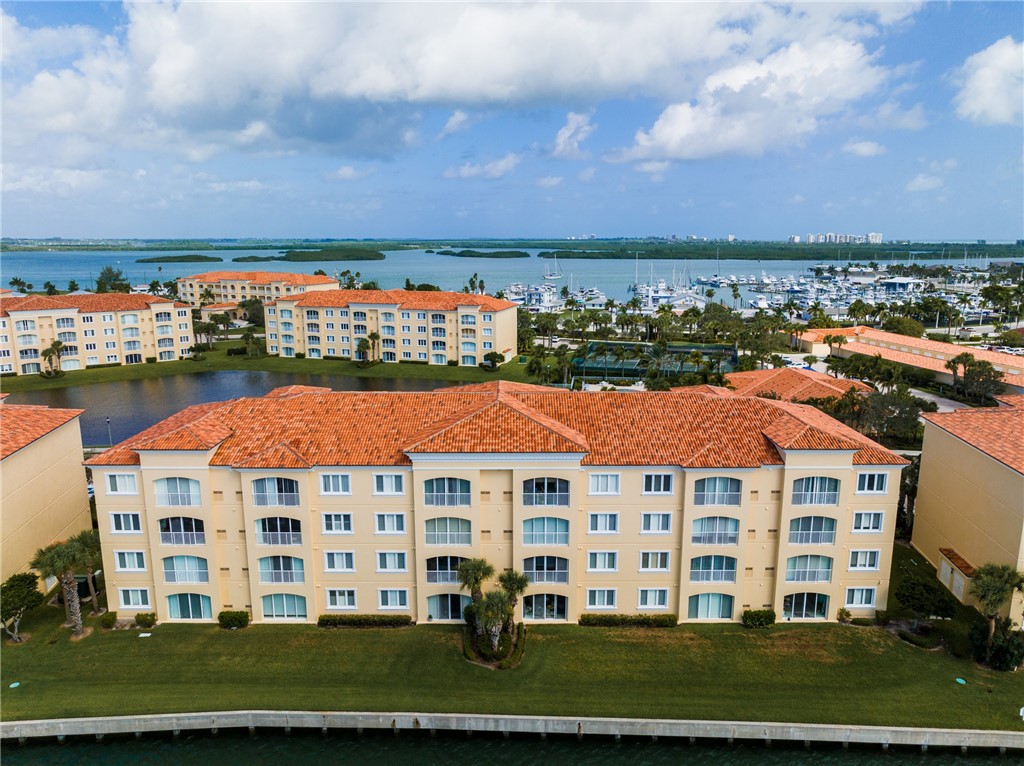 6 Harbour Isle Drive E PH05
