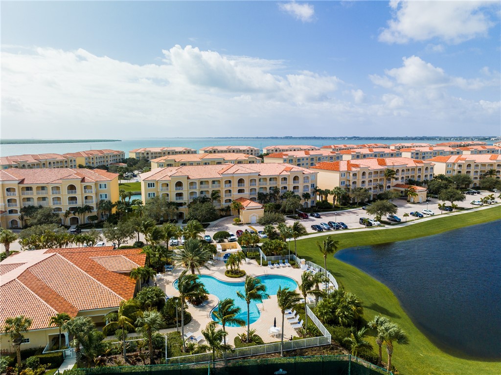 6 Harbour Isle Drive E PH05