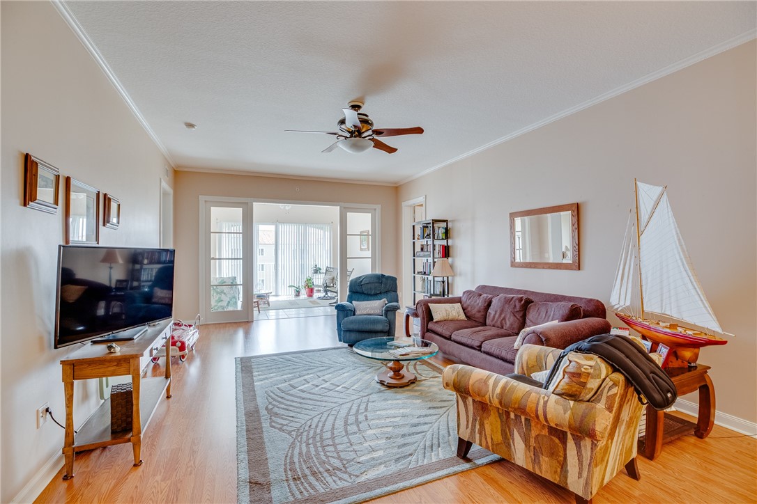 6 Harbour Isle Drive E PH05