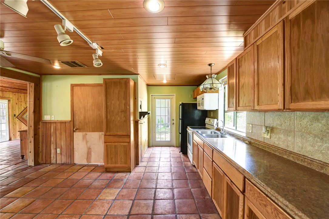 3362 Selvitz Road