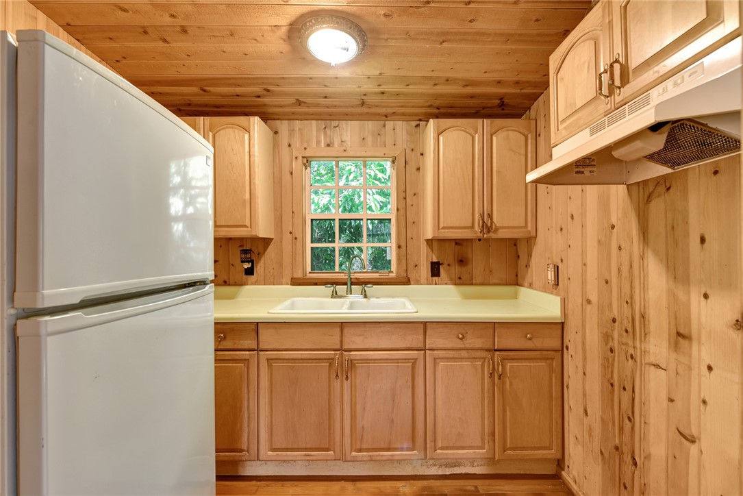 3362 Selvitz Road