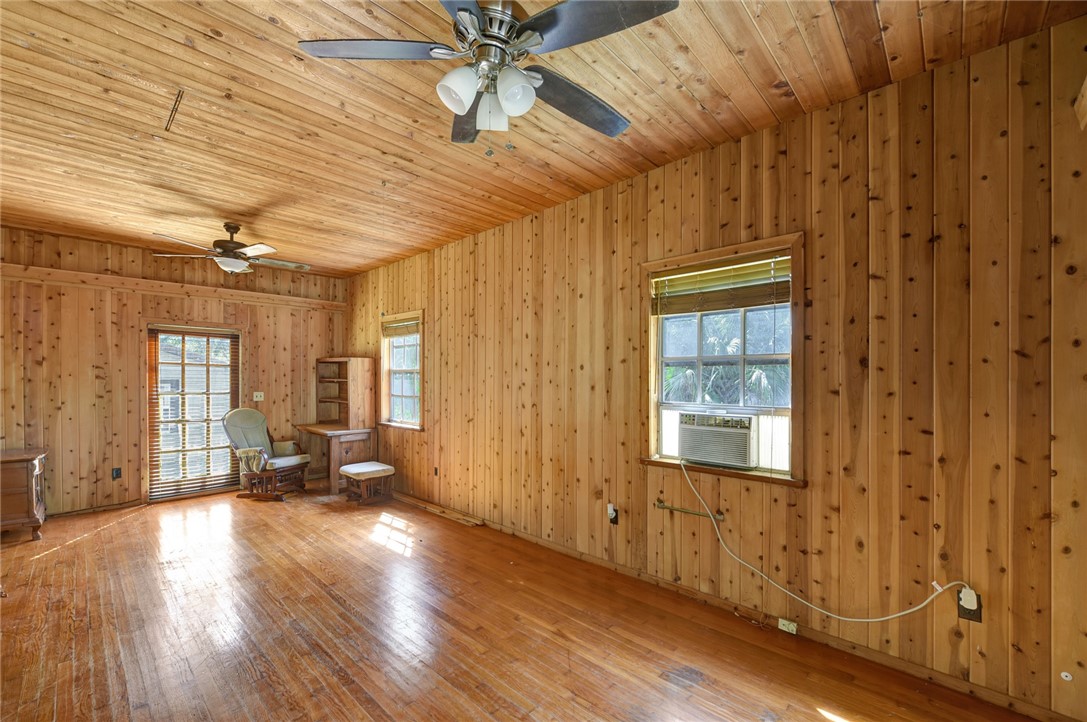 3362 Selvitz Road