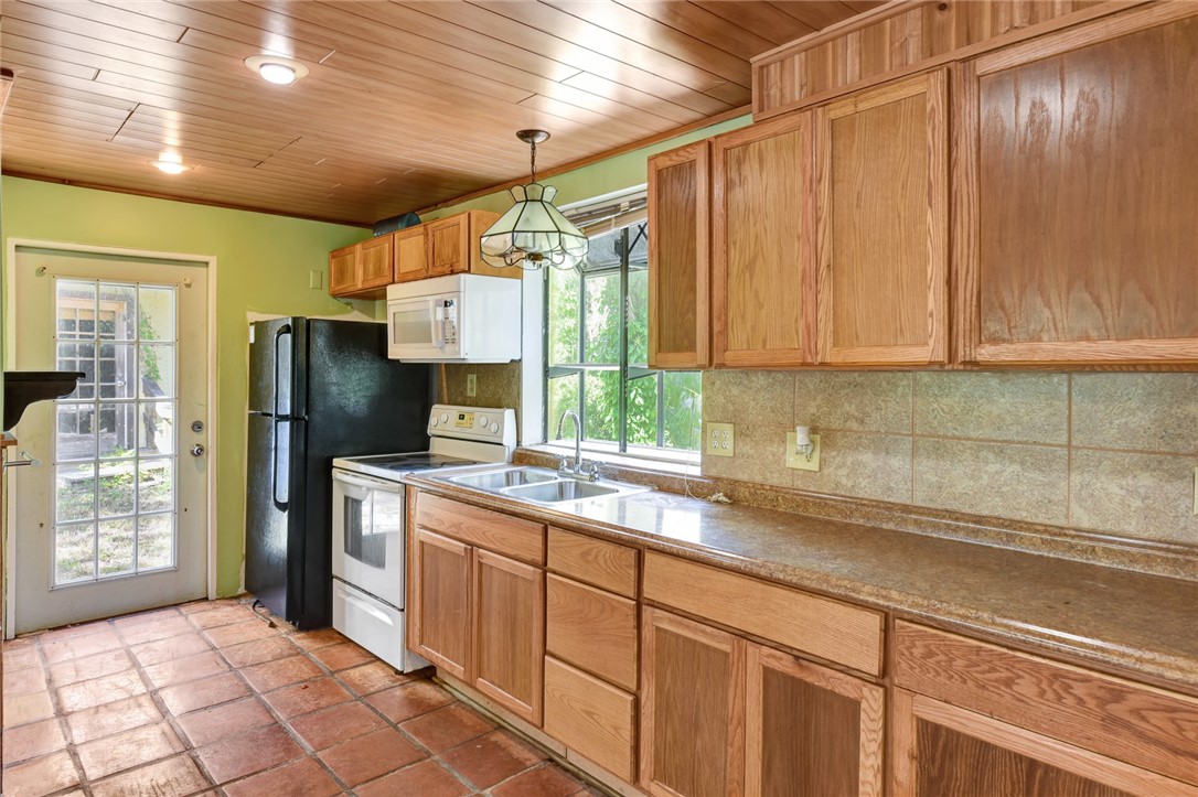 3362 Selvitz Road