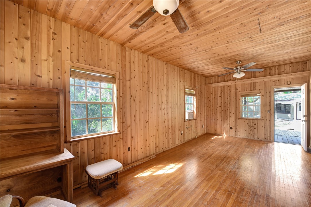 3362 Selvitz Road
