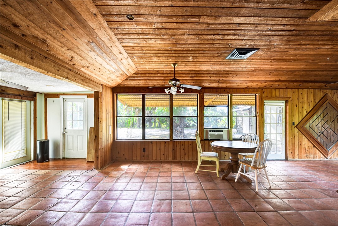 3362 Selvitz Road