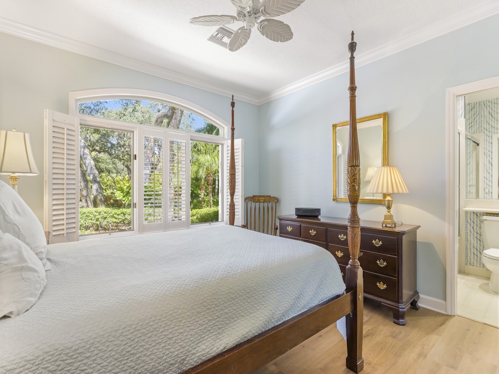 21 S White Jewel Court