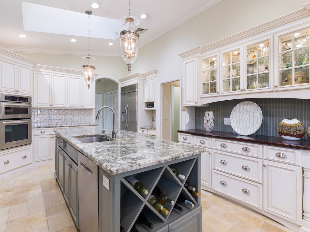 21 S White Jewel Court