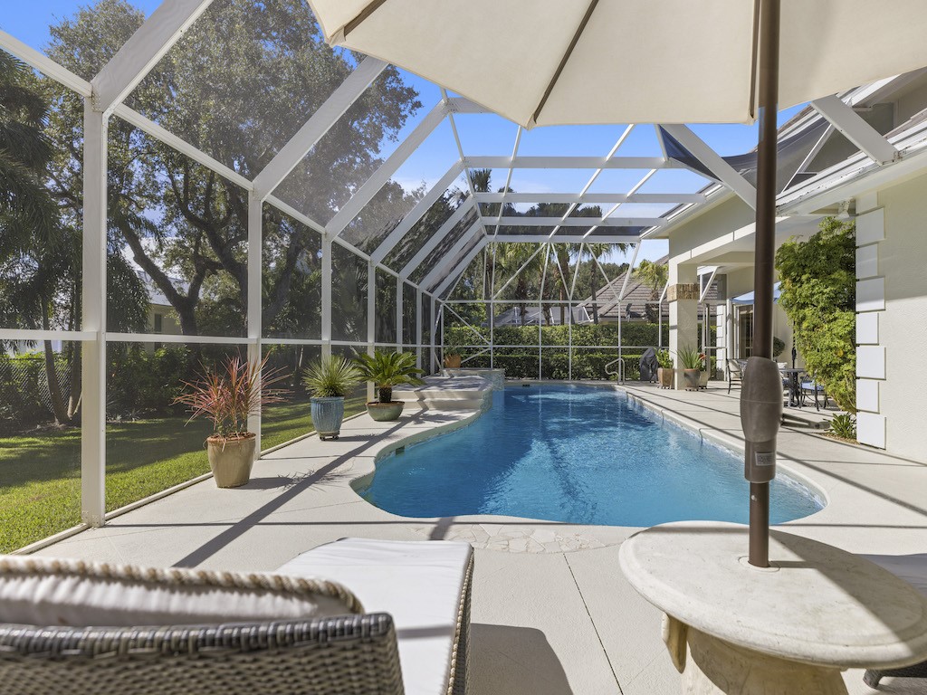 21 S White Jewel Court