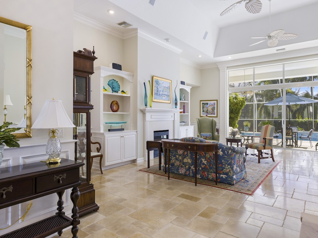 21 S White Jewel Court