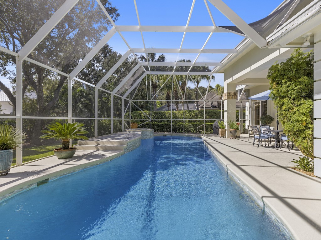 21 S White Jewel Court