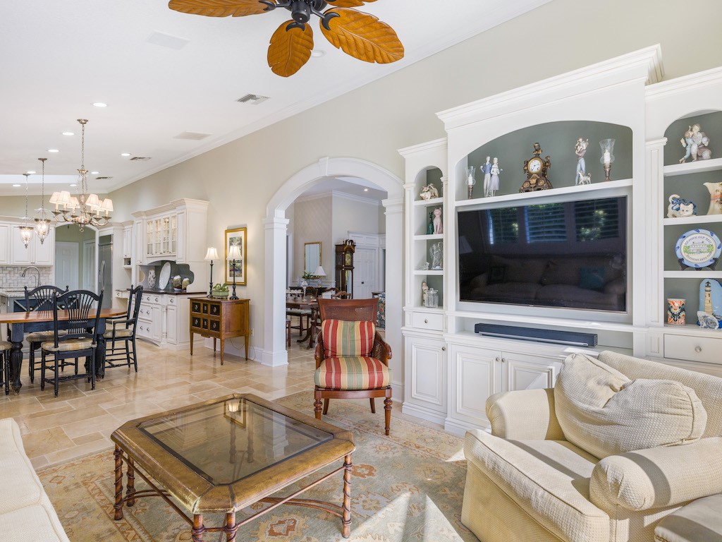 21 S White Jewel Court