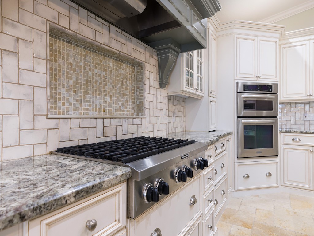 21 S White Jewel Court